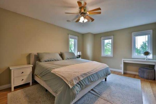 135 Riverbrook Close West, Lethbridge, AB - Indoor Photo Showing Bedroom