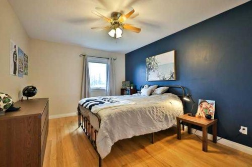 135 Riverbrook Close West, Lethbridge, AB - Indoor Photo Showing Bedroom
