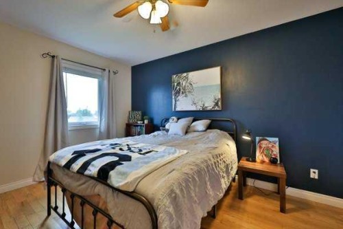 135 Riverbrook Close West, Lethbridge, AB - Indoor Photo Showing Bedroom