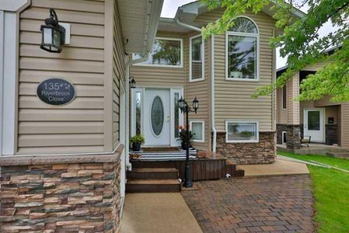 135 Riverbrook Close West, Lethbridge, AB - Outdoor