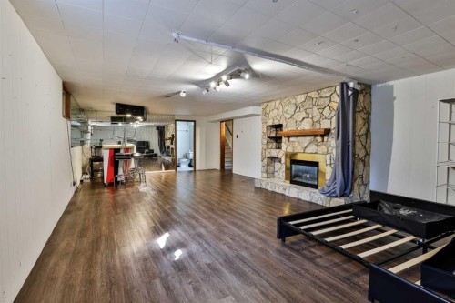 2719 6 Avenue North, Lethbridge, AB - Indoor With Fireplace