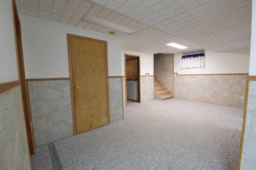 102 1 Avenue, Burdett, AB - Indoor