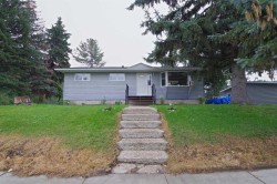 102 1 Avenue  Burdett, AB T0K 0J0