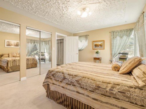 510 3 Street West, Cardston, AB - Indoor Photo Showing Bedroom