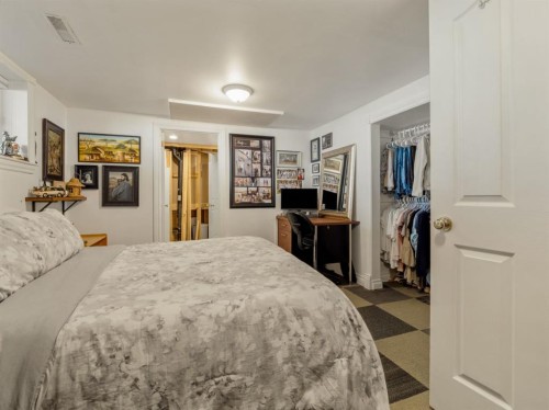 510 3 Street West, Cardston, AB - Indoor Photo Showing Bedroom