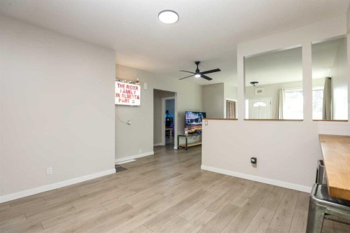 732 12B Street North, Lethbridge, AB - Indoor Photo Showing Other Room