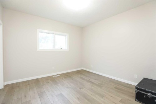 732 12B Street North, Lethbridge, AB - Indoor Photo Showing Other Room