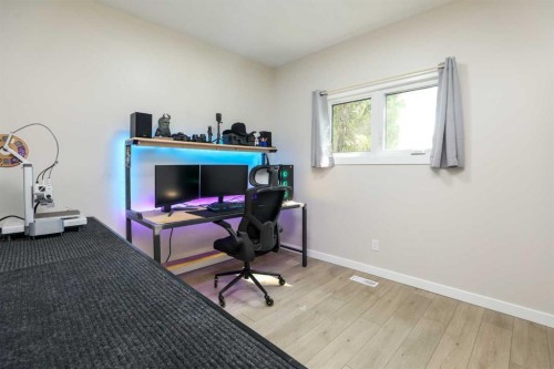 732 12B Street North, Lethbridge, AB - Indoor Photo Showing Other Room