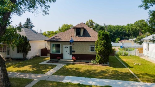 732 12B Street North, Lethbridge, AB - Outdoor