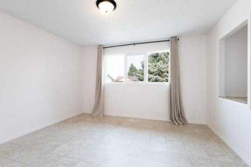 4106 Heirloom Crescent, Taber, AB - Indoor Photo Showing Other Room