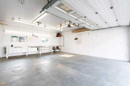 4106 Heirloom Crescent, Taber, AB - Indoor Photo Showing Garage