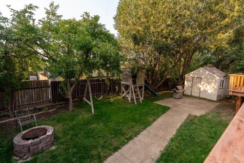 11 Rutgers Crescent West, Lethbridge, AB - Outdoor With Backyard