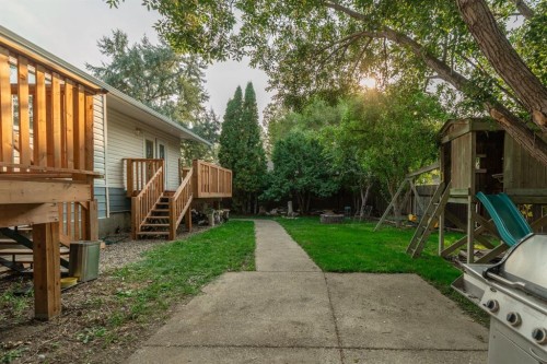 11 Rutgers Crescent West, Lethbridge, AB - Outdoor