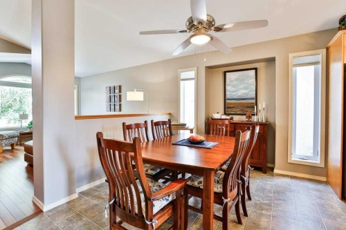 54 Rivercrest Court West, Lethbridge, AB - Indoor Photo Showing Dining Room