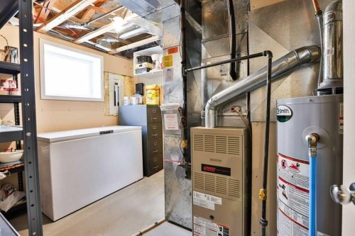 54 Rivercrest Court West, Lethbridge, AB - Indoor
