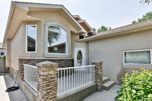 54 Rivercrest Court West, Lethbridge, AB - Outdoor With Exterior