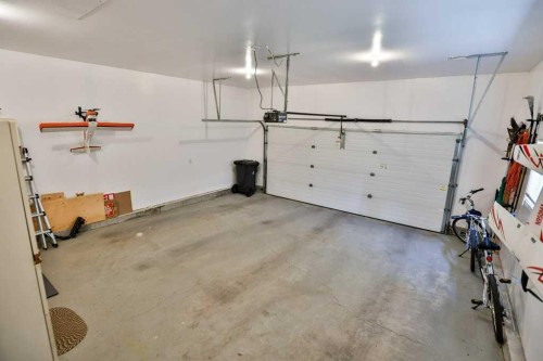 54 Rivercrest Court West, Lethbridge, AB - Indoor Photo Showing Garage
