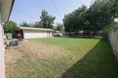 5408 45 Avenue, Taber, AB - Outdoor With Backyard