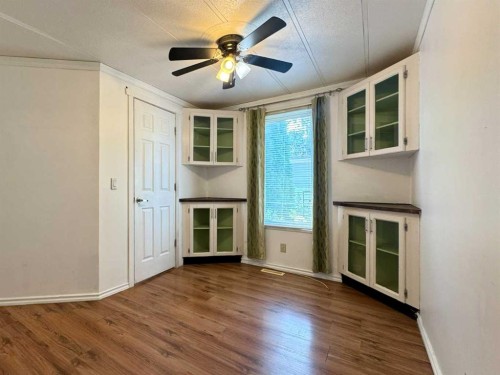 14 Dalhousie Court West, Lethbridge, AB - Indoor Photo Showing Other Room