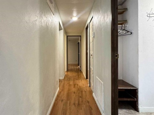 14 Dalhousie Court West, Lethbridge, AB - Indoor Photo Showing Other Room