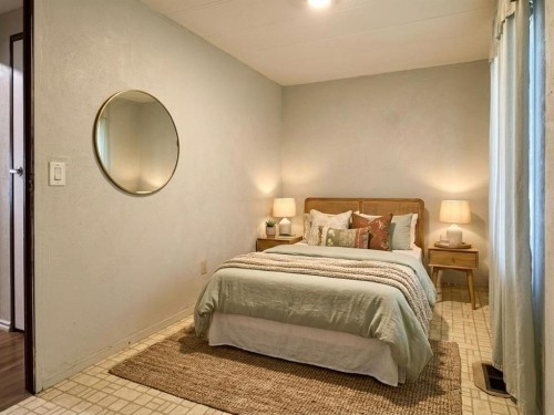 14 Dalhousie Court West, Lethbridge, AB - Indoor Photo Showing Bedroom