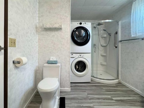 14 Dalhousie Court West, Lethbridge, AB - Indoor Photo Showing Laundry Room