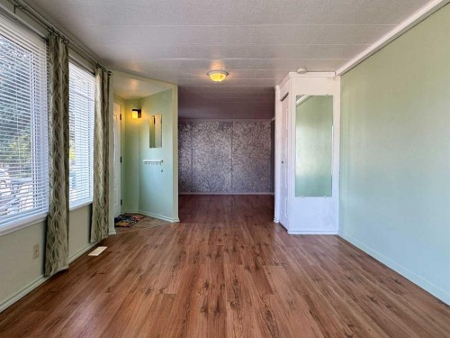 14 Dalhousie Court West, Lethbridge, AB - Indoor Photo Showing Other Room
