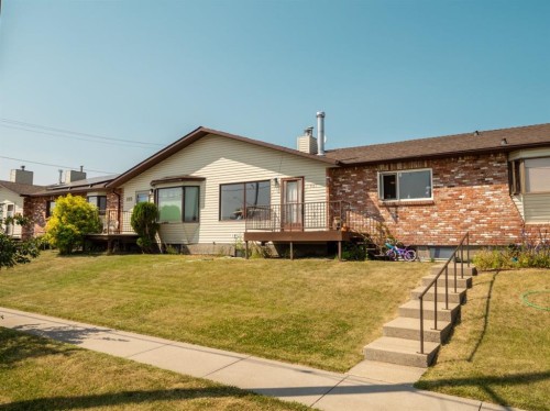 287 2 Avenue West, Cardston, AB - Outdoor With Deck Patio Veranda