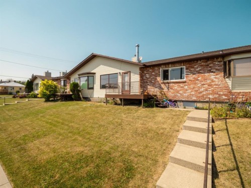 287 2 Avenue West, Cardston, AB - Outdoor With Deck Patio Veranda