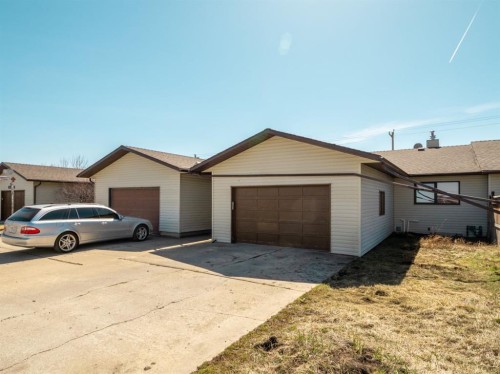 287 2 Avenue West, Cardston, AB - Outdoor With Exterior