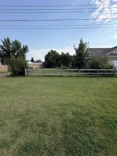 188 East 100 South, Raymond, AB 
