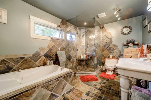 5113 2 Street West, Claresholm, AB - Indoor Photo Showing Bathroom