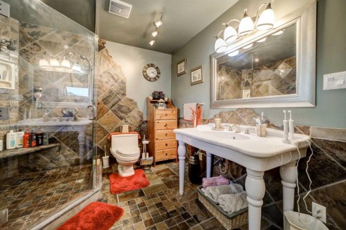 5113 2 Street West, Claresholm, AB - Indoor Photo Showing Bathroom