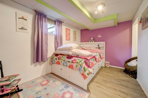 5113 2 Street West, Claresholm, AB - Indoor Photo Showing Bedroom
