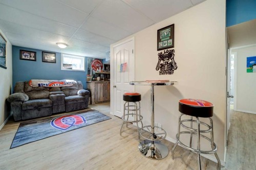 5113 2 Street West, Claresholm, AB - Indoor