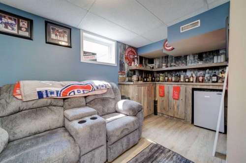 5113 2 Street West, Claresholm, AB - Indoor