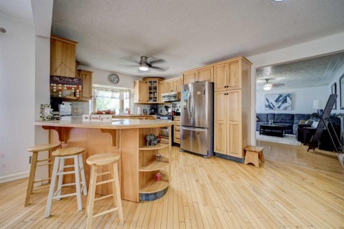 5113 2 Street West, Claresholm, AB - Indoor Photo Showing Kitchen