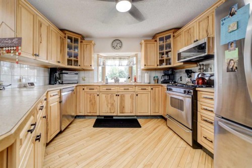 5113 2 Street West, Claresholm, AB - Indoor Photo Showing Kitchen