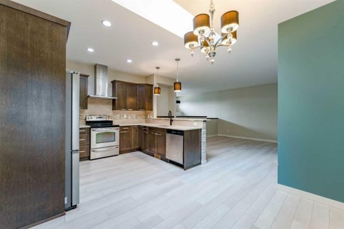 352 Crocus Terrace West, Lethbridge, AB - Indoor Photo Showing Kitchen