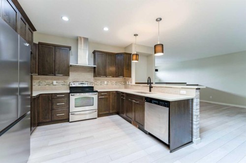 352 Crocus Terrace West, Lethbridge, AB - Indoor Photo Showing Kitchen With Stainless Steel Kitchen With Upgraded Kitchen