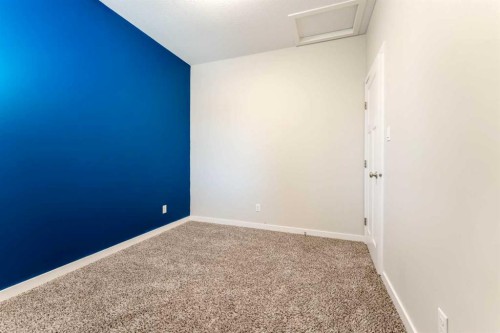 352 Crocus Terrace West, Lethbridge, AB - Indoor Photo Showing Other Room