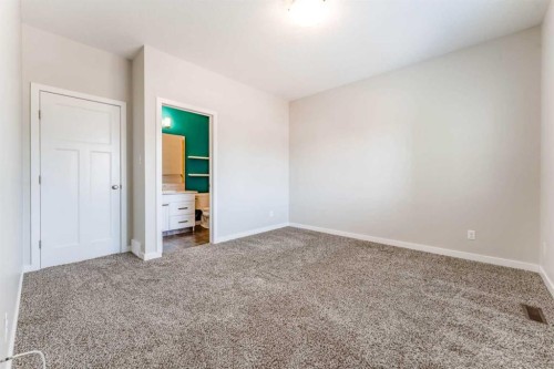 352 Crocus Terrace West, Lethbridge, AB - Indoor Photo Showing Other Room