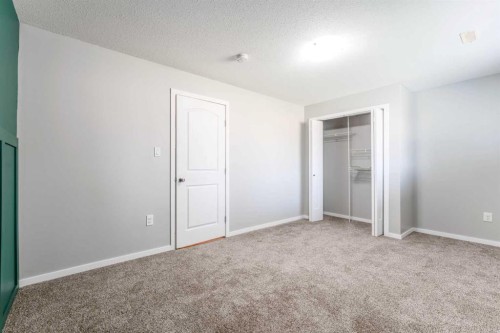 352 Crocus Terrace West, Lethbridge, AB - Indoor Photo Showing Other Room