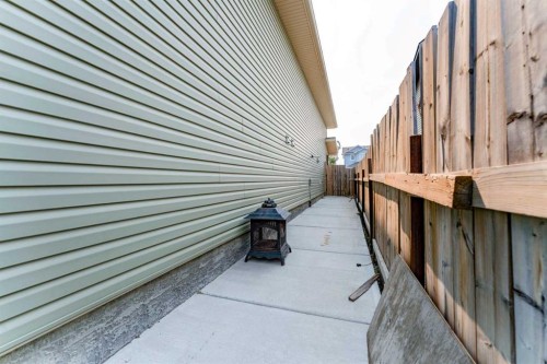 352 Crocus Terrace West, Lethbridge, AB - Outdoor With Exterior