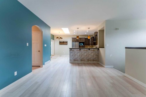 352 Crocus Terrace West, Lethbridge, AB - Indoor
