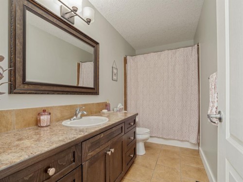 63 Deer Path Meadows, Fort Macleod, AB - Indoor Photo Showing Bathroom
