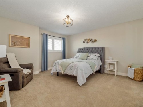63 Deer Path Meadows, Fort Macleod, AB - Indoor Photo Showing Bedroom