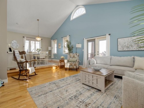 63 Deer Path Meadows, Fort Macleod, AB - Indoor Photo Showing Living Room