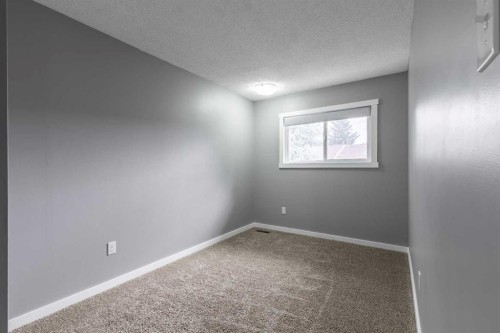 43-55 Lemoyne Crescent West, Lethbridge, AB - Indoor Photo Showing Other Room