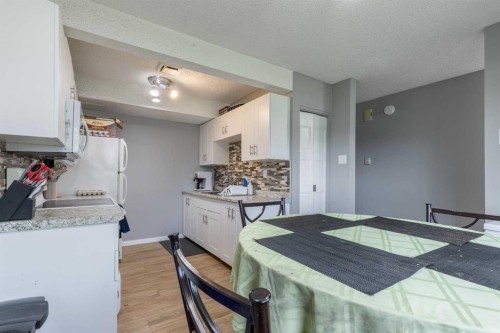 43-55 Lemoyne Crescent West, Lethbridge, AB - Indoor